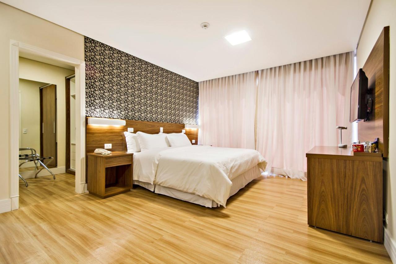 Hotel Chateau Campos do Jordão Buitenkant foto