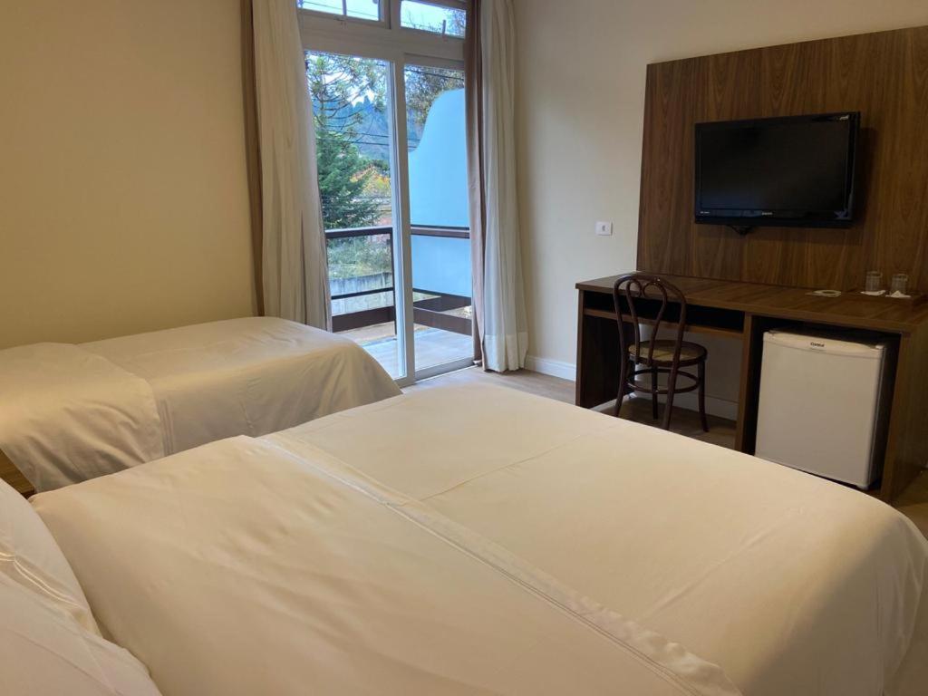 Hotel Chateau Campos do Jordão Buitenkant foto